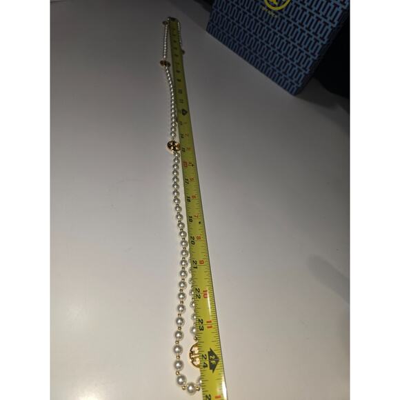 Tory Burch Evie Long Single Glass Pearl Necklace w/Jewelry Pouch NWT - Picture 4 of 6